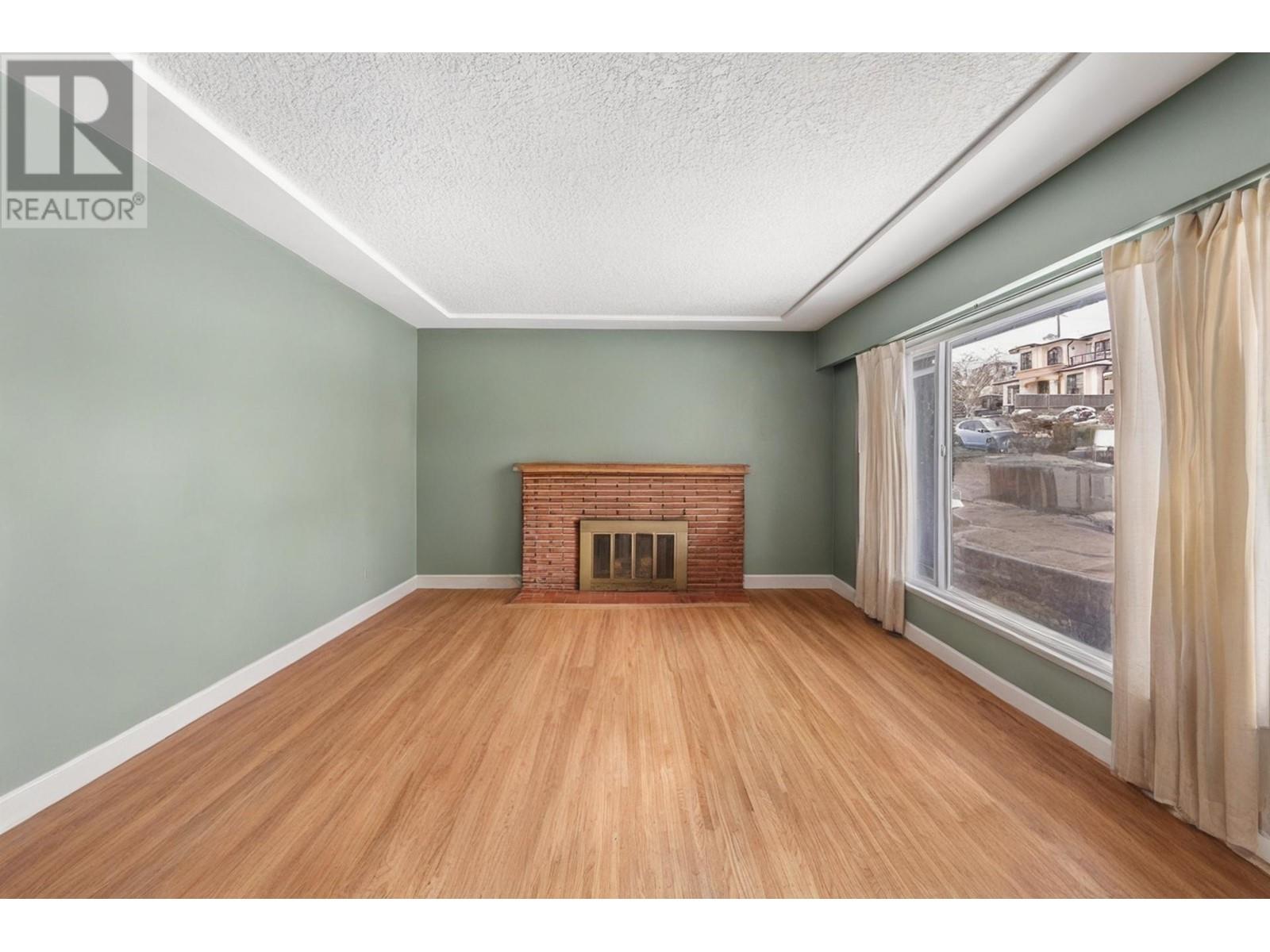 Property at 6430 PORTLAND STREET image 5