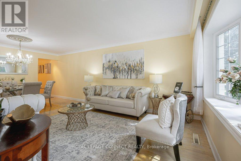 2 Ailsa Craig Court, Toronto, Ontario  M2R 2B8 - Photo 8 - C12100057