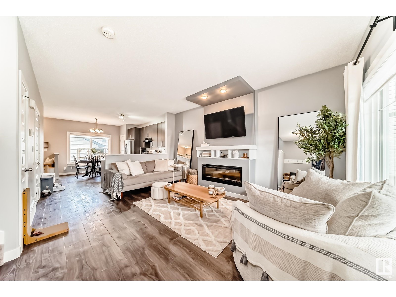 Property at 16720 120 ST NW image 3
