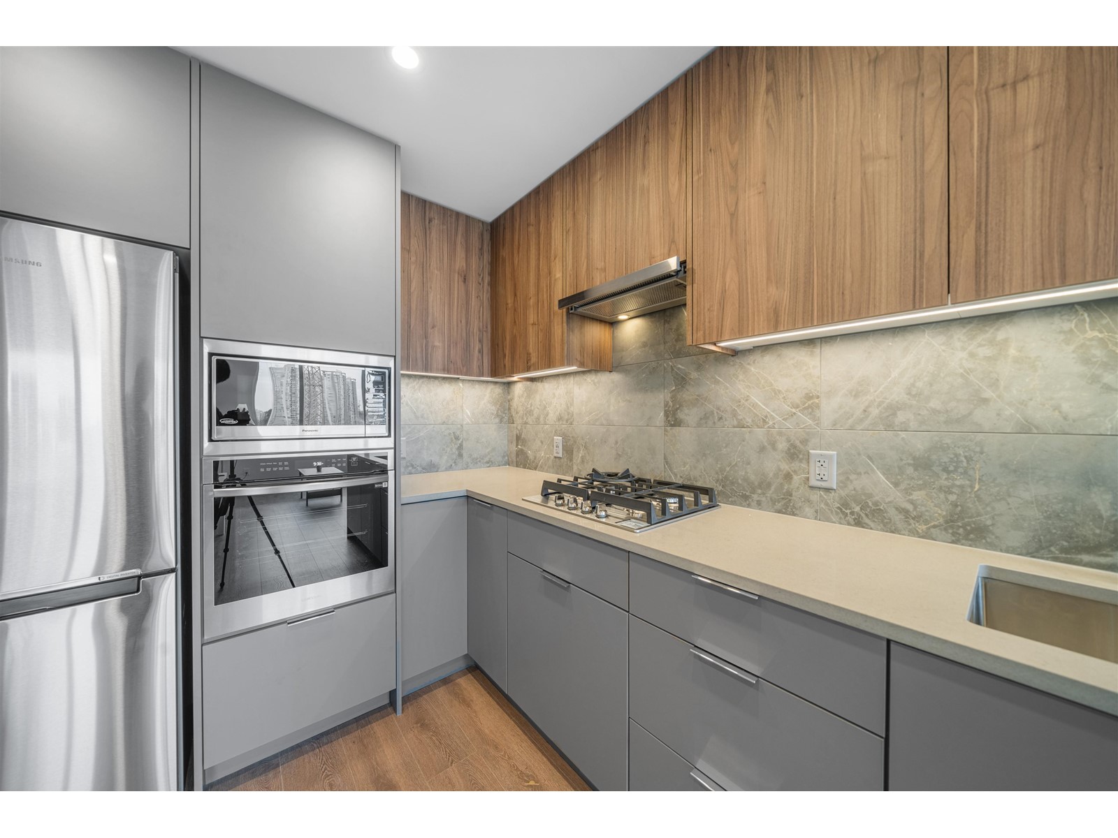 402 13359 Old Yale Road, Surrey, British Columbia  V3T 0S4 - Photo 12 - R2993714