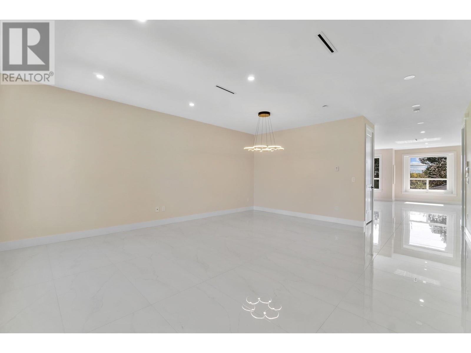 6388 Grant Street, Burnaby, British Columbia  V5B 2K6 - Photo 6 - R2993735
