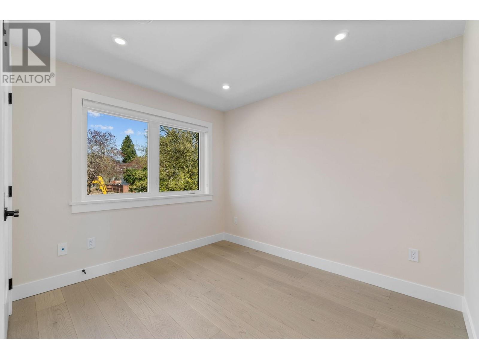 6388 Grant Street, Burnaby, British Columbia  V5B 2K6 - Photo 13 - R2993735