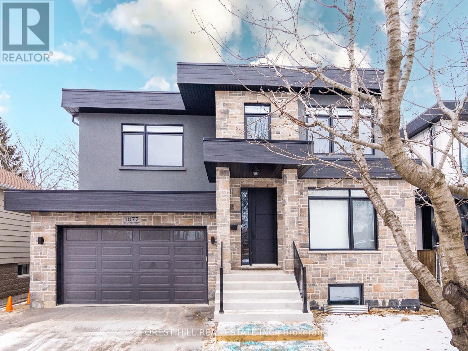1077 FOURTH STREET Mississauga (Lakeview), ON L5E 1K4