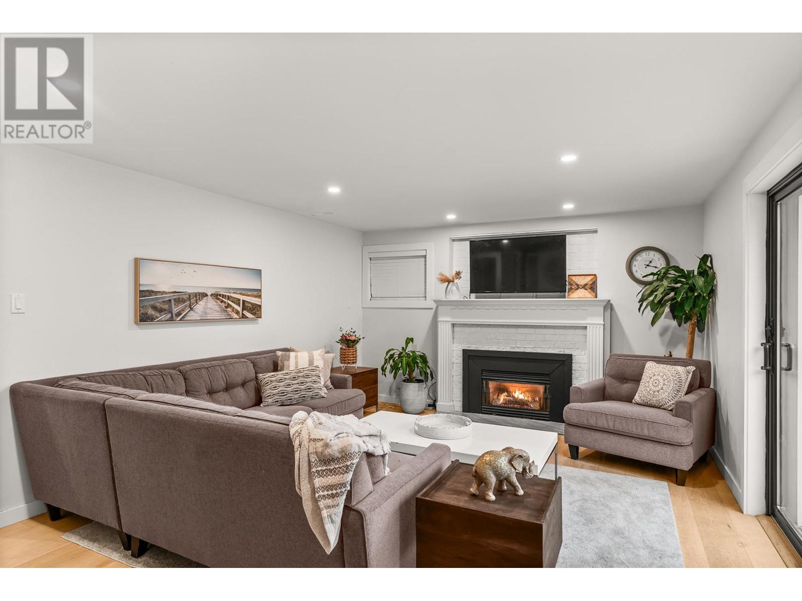 1017 Walalee Drive, Delta, British Columbia  V4M 2L9 - Photo 8 - R2985232