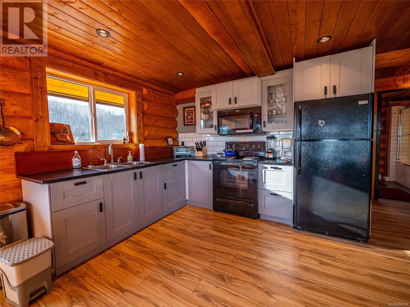 1176 Second Ave, Ucluelet, British Columbia  V0R 3A0 - Photo 8 - 994818
