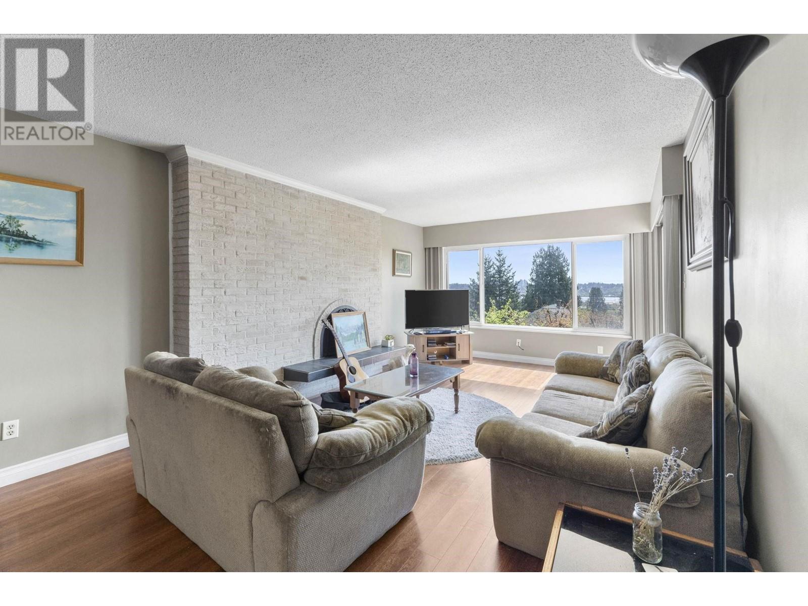 Property at 945 DELESTRE AVENUE image 5