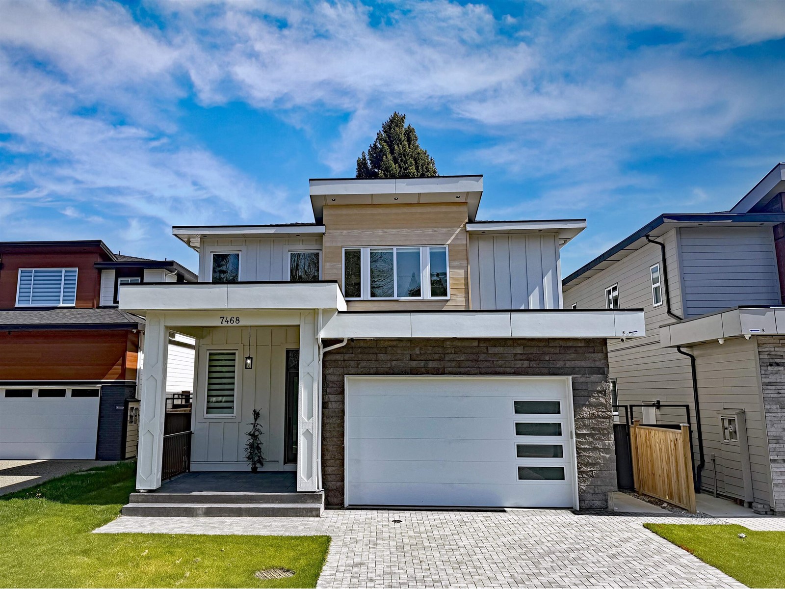 Property at 7468 115 STREET image 1