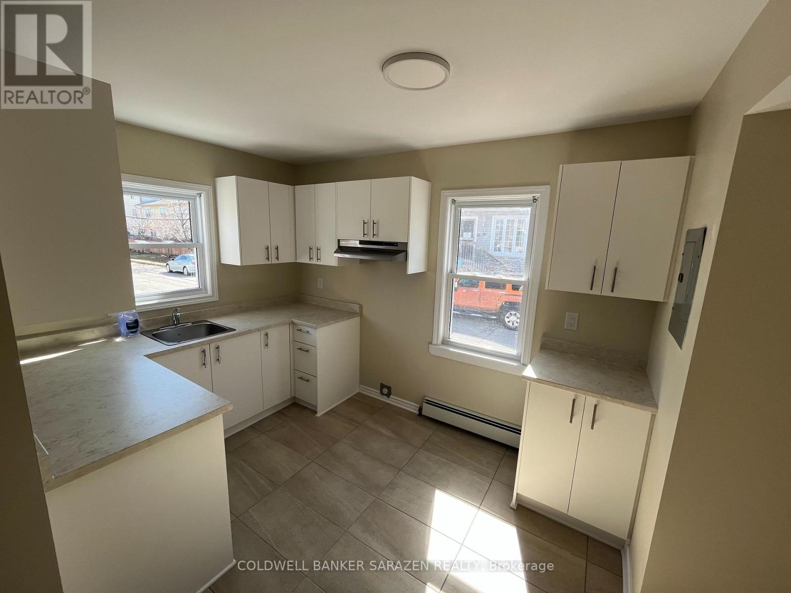 1 - 136 Deschamps Avenue, Ottawa, Ontario  K1L 5Z6 - Photo 5 - X12100105