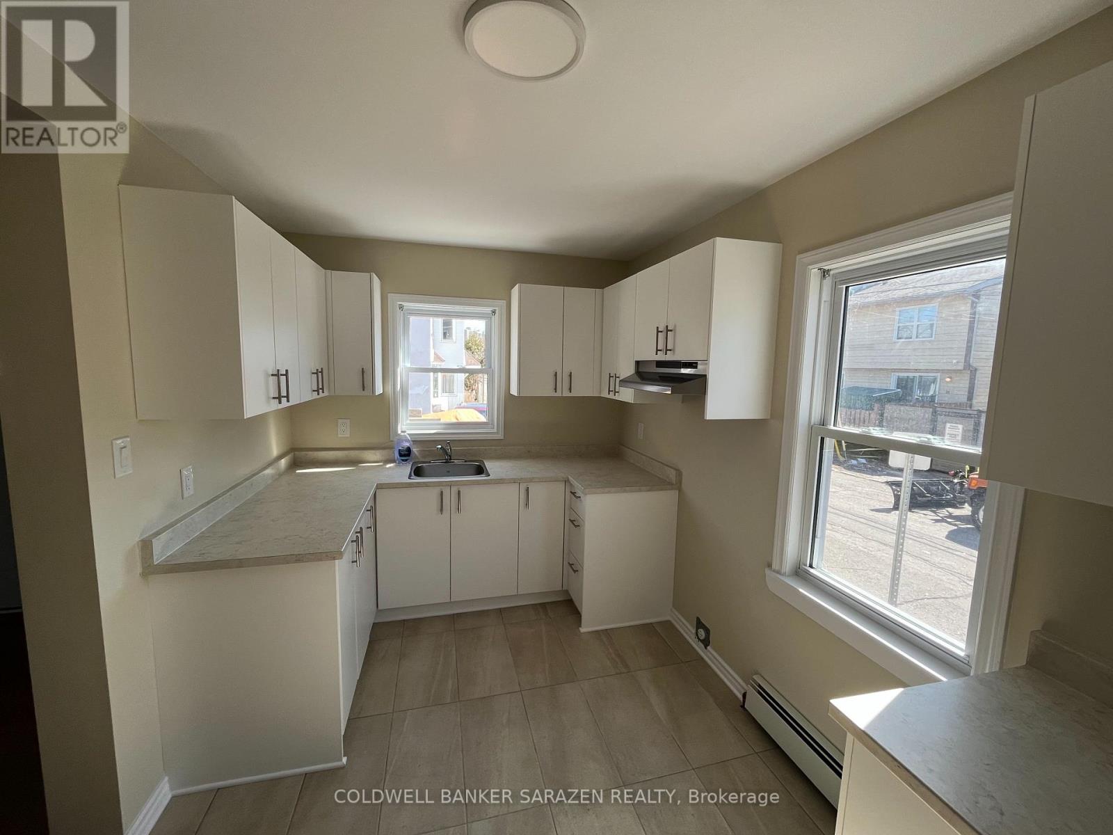 1 - 136 Deschamps Avenue, Ottawa, Ontario  K1L 5Z6 - Photo 4 - X12100105