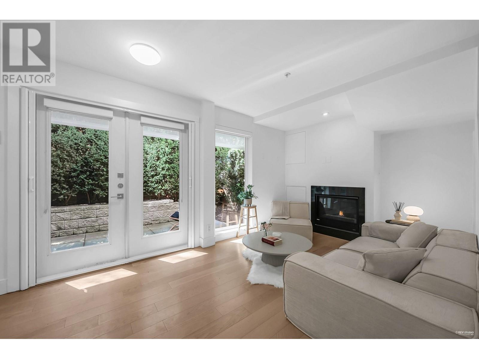 Property at 1407 E 1ST AVENUE image 4