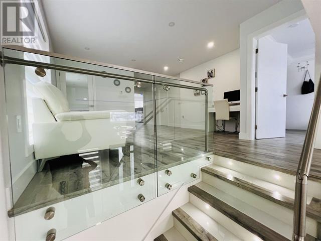 1006 Salter Street, New Westminster, British Columbia  V3M 5A6 - Photo 12 - R2993758