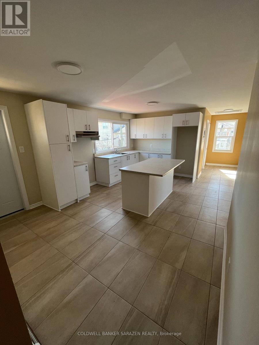 2 - 136 Deschamps Avenue, Ottawa, Ontario  K1L 5Z6 - Photo 4 - X12100152