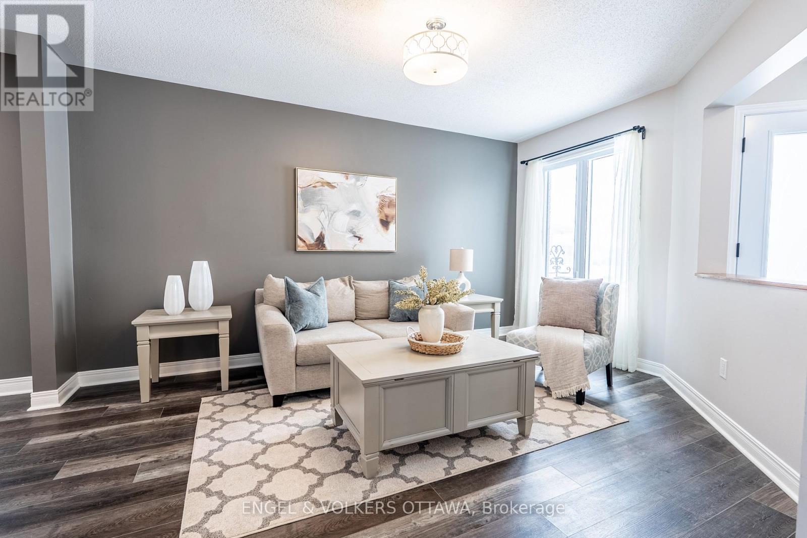 Property at 18 AVONHURST AVENUE image 4