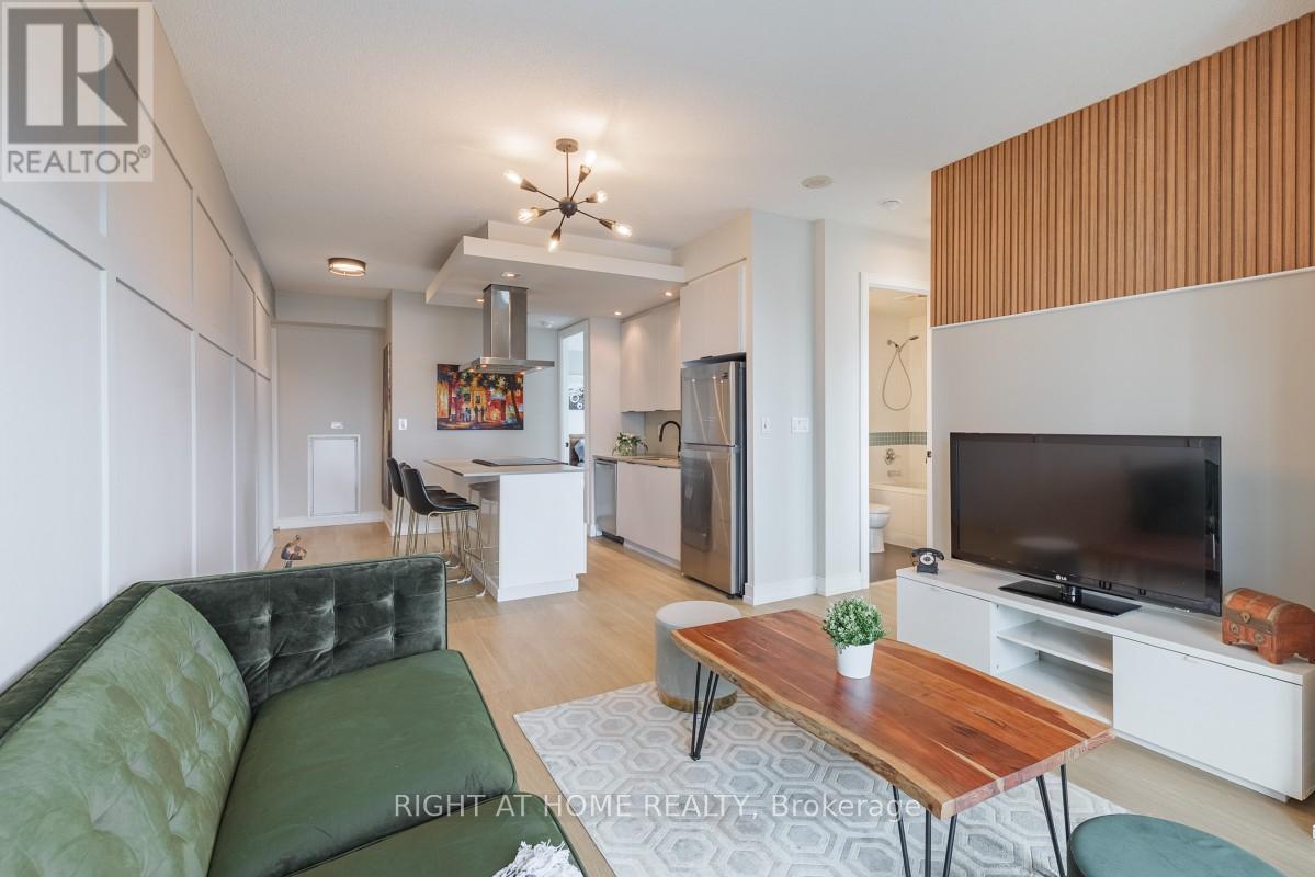 1524 - 165 Legion Road N, Toronto, Ontario  M8Y 0B3 - Photo 1 - W12100146