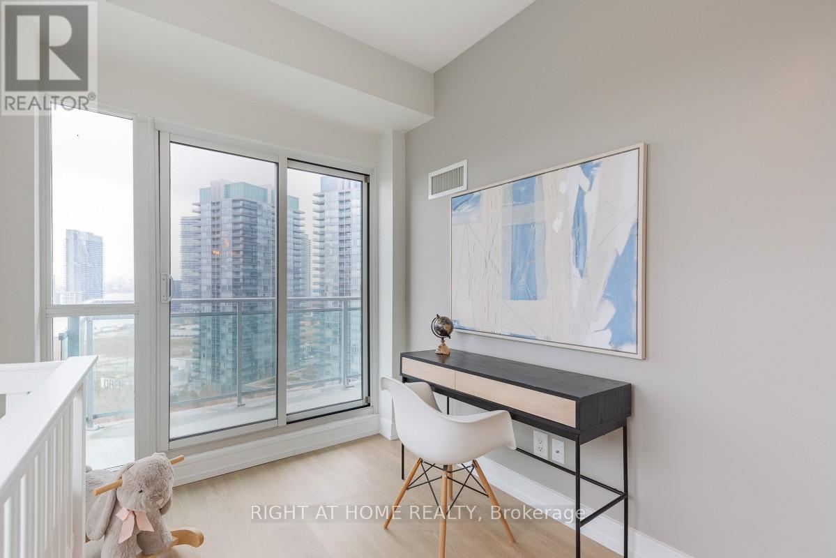 1524 - 165 Legion Road N, Toronto, Ontario  M8Y 0B3 - Photo 19 - W12100146