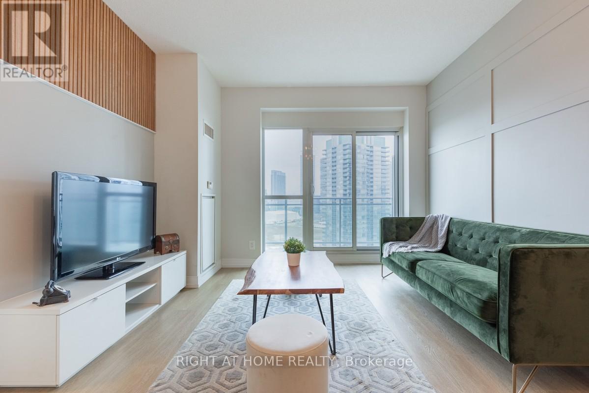 1524 - 165 Legion Road N, Toronto, Ontario  M8Y 0B3 - Photo 6 - W12100146
