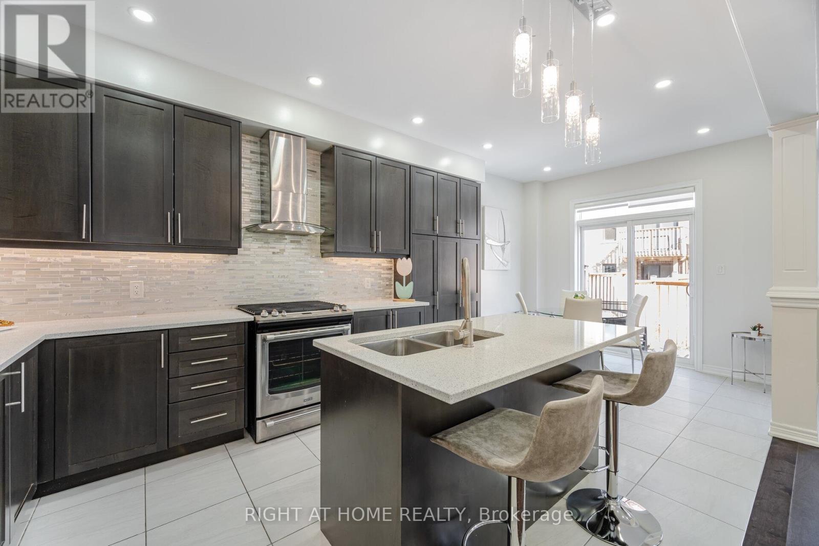83 Hilts Drive, Richmond Hill, Ontario  L4S 0H8 - Photo 21 - N12100046