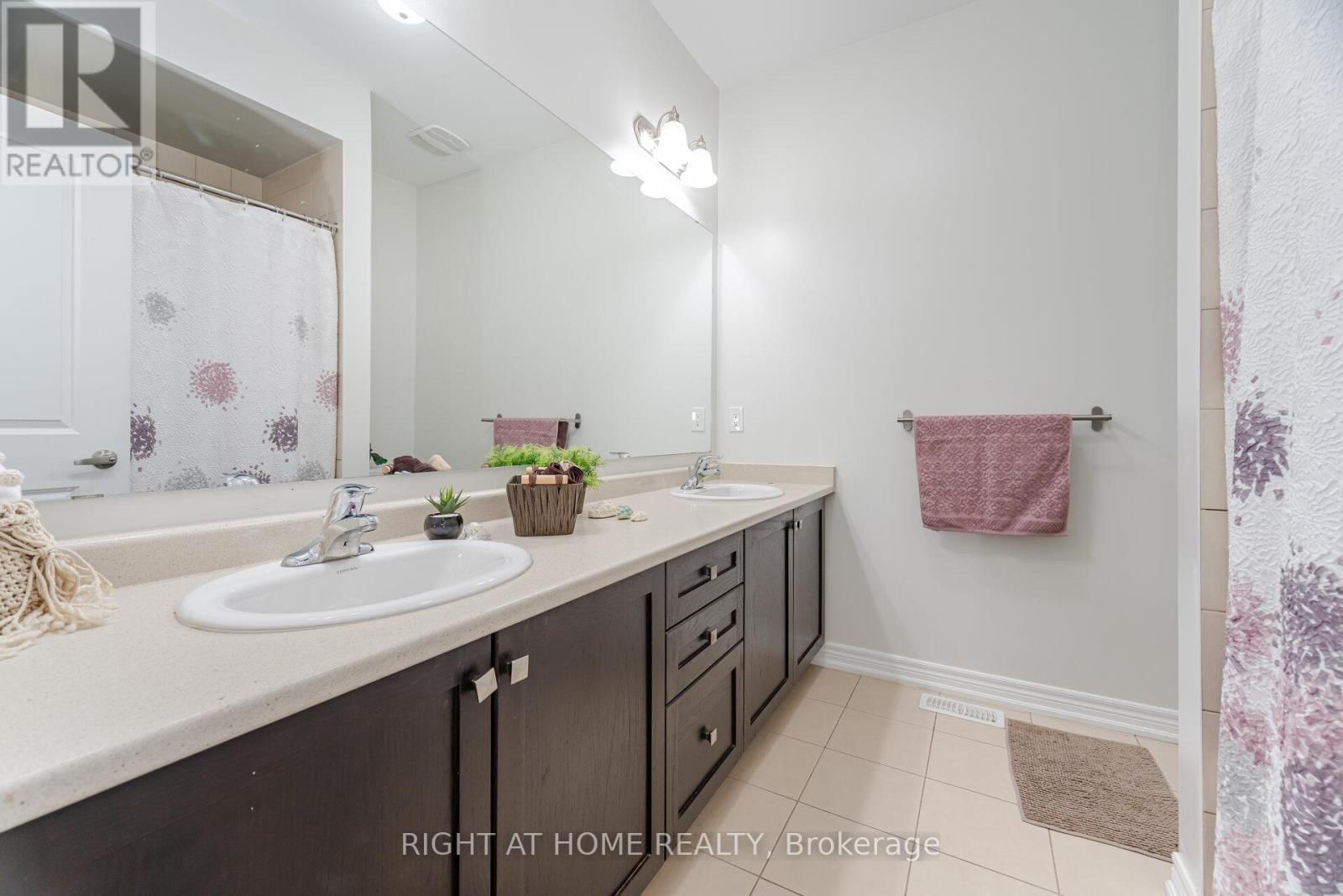83 Hilts Drive, Richmond Hill, Ontario  L4S 0H8 - Photo 36 - N12100046