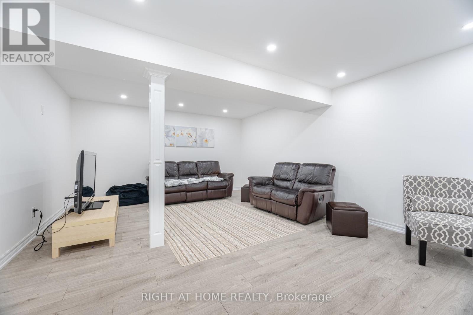 83 Hilts Drive, Richmond Hill, Ontario  L4S 0H8 - Photo 42 - N12100046