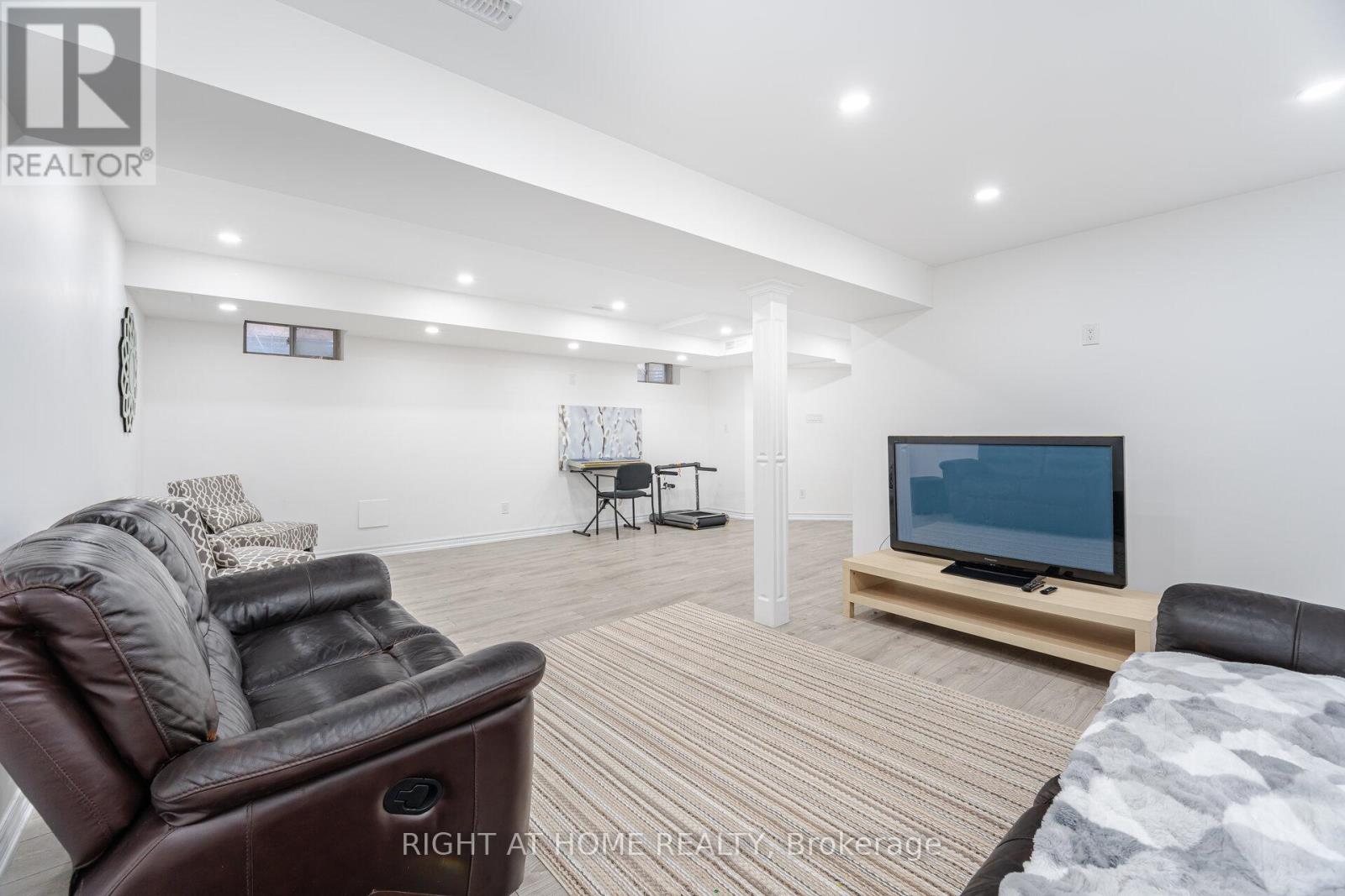 83 Hilts Drive, Richmond Hill, Ontario  L4S 0H8 - Photo 43 - N12100046