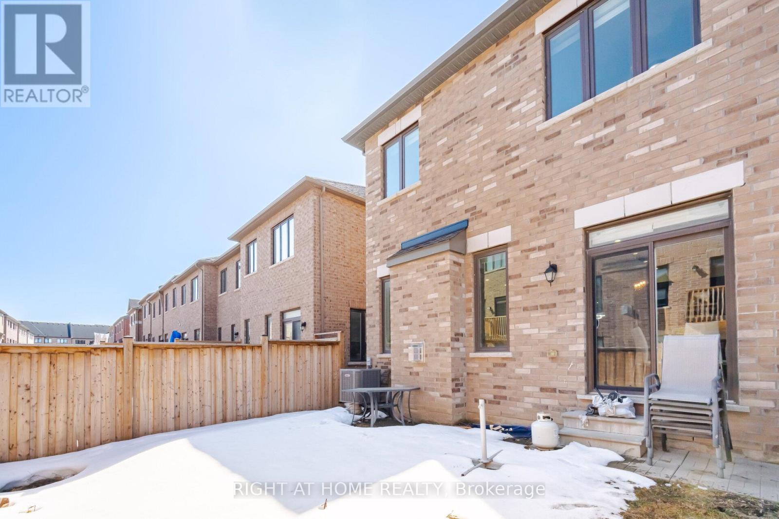 83 Hilts Drive, Richmond Hill, Ontario  L4S 0H8 - Photo 46 - N12100046