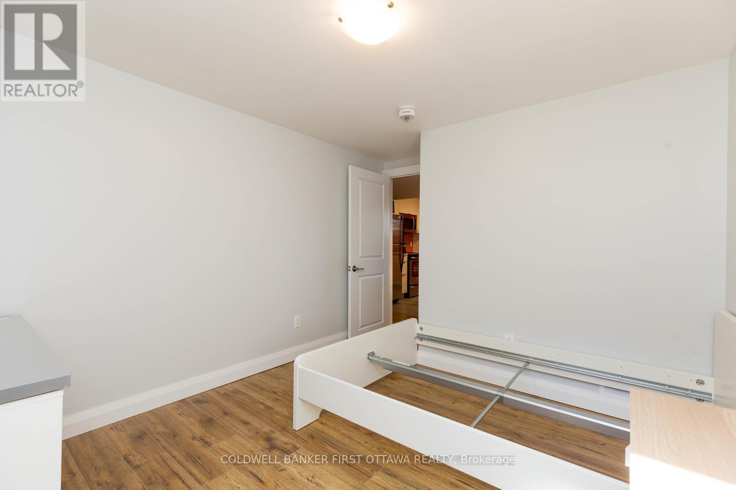 34 Westwood Drive, Ottawa, Ontario  K2G 2X1 - Photo 15 - X12100181