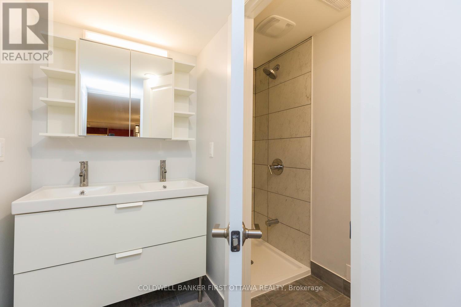 34 Westwood Drive, Ottawa, Ontario  K2G 2X1 - Photo 20 - X12100181