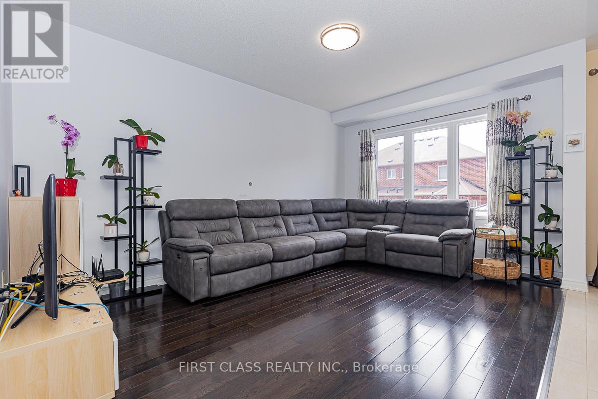 Property at 137 JONAS MILLWAY image 4