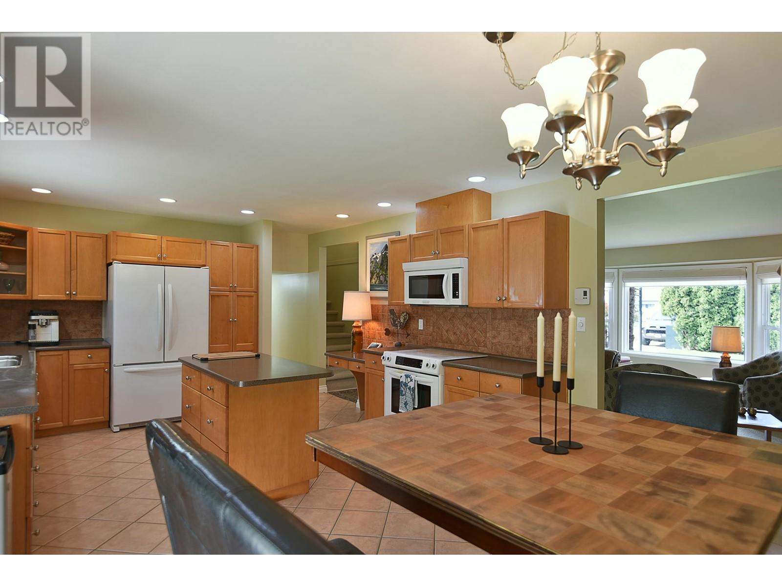 5475 Carnaby Place, Sechelt, British Columbia  V7Z 0M3 - Photo 10 - R2992560