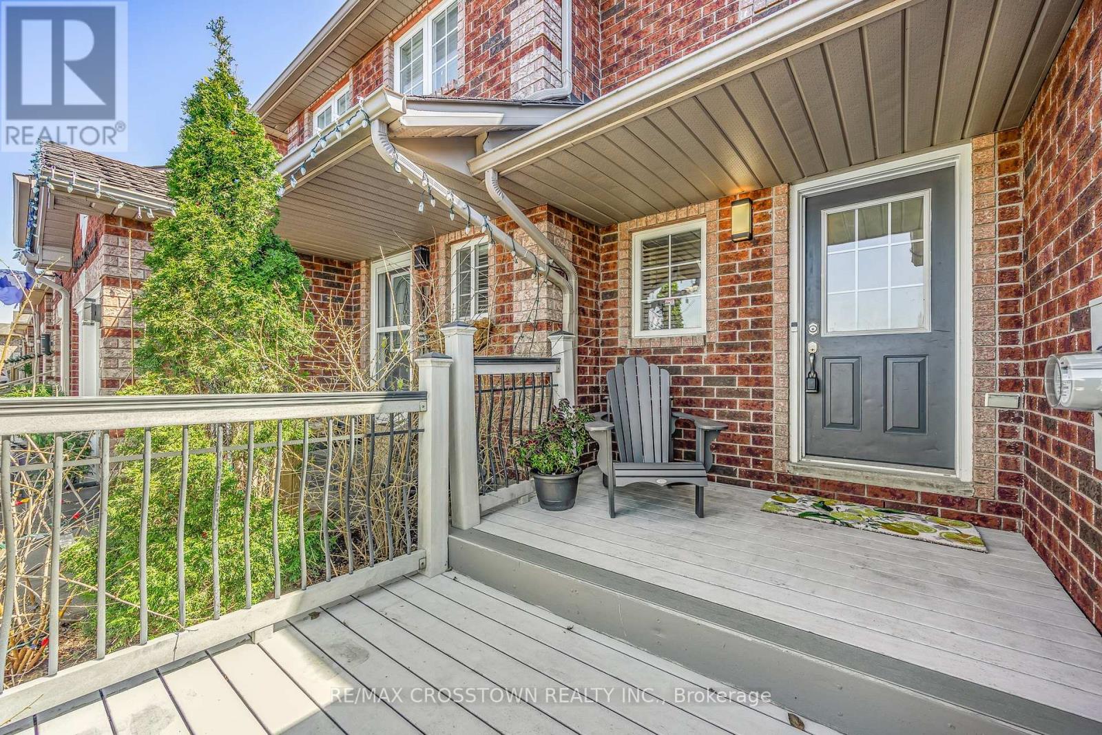 Property at 99 COURTNEY CRESCENT image 3