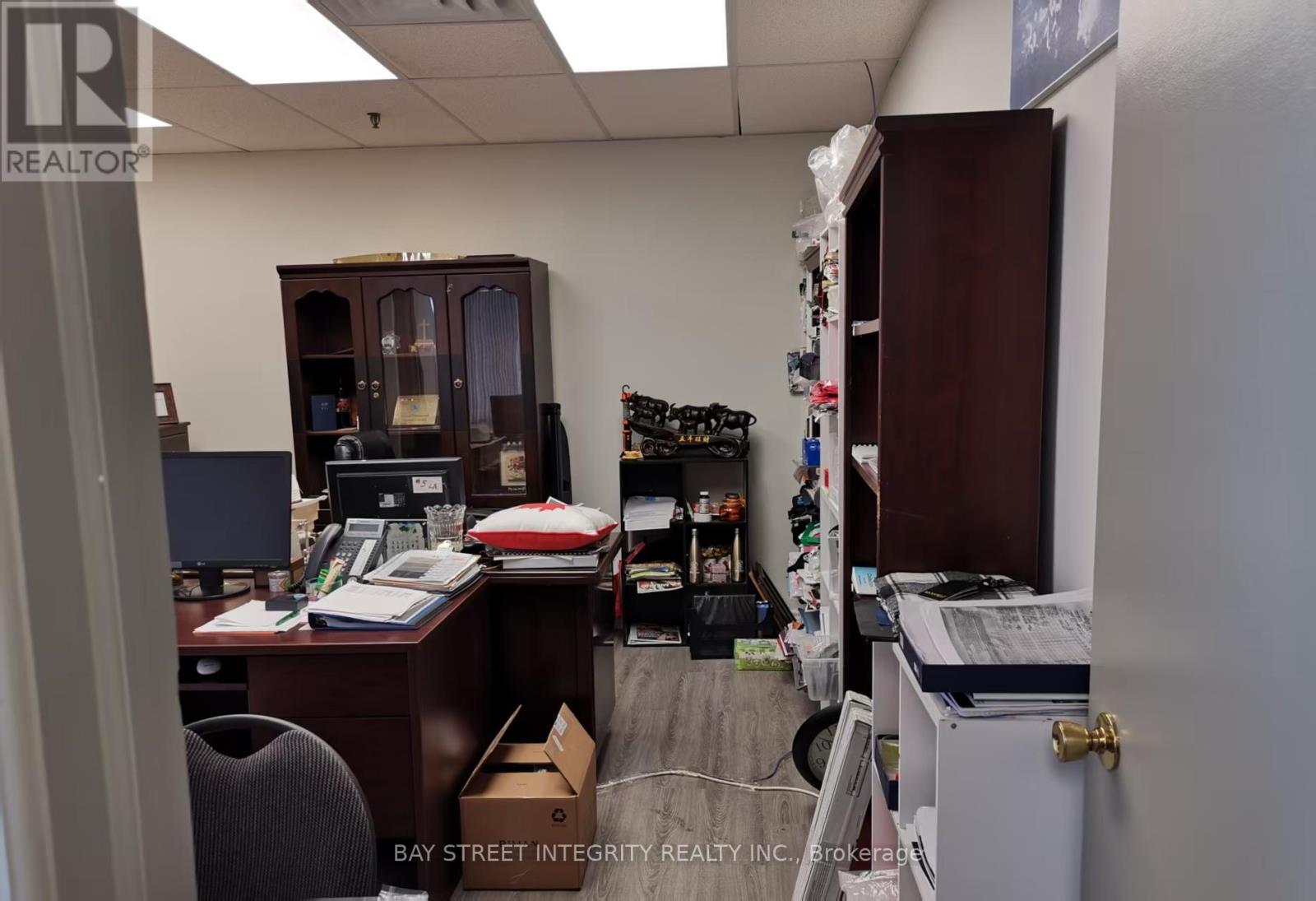 6 & 7 - 80 Bullock Drive, Markham, Ontario  L3P 3P7 - Photo 4 - N12097386
