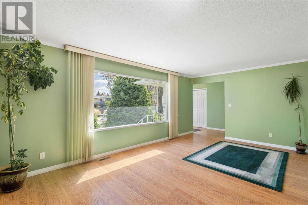 Property at 7419 Huntertown Crescent NW image 5