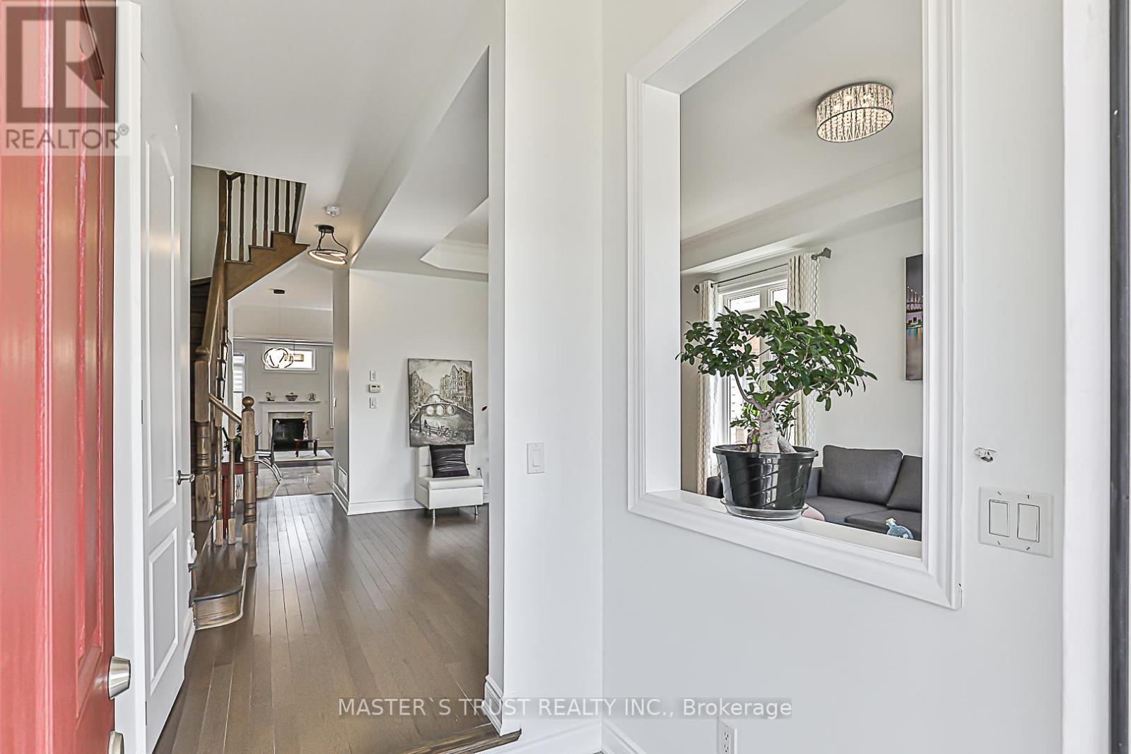 Property at 172 PARADELLE DRIVE image 4