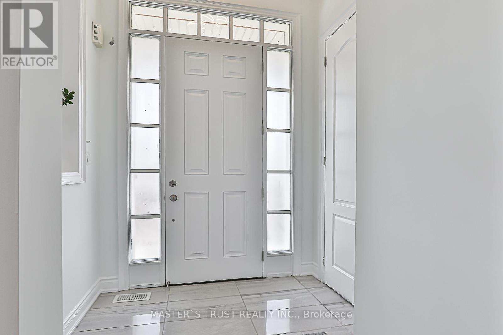 Property at 172 PARADELLE DRIVE image 5