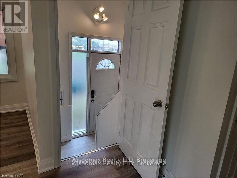 22 Willowdale Avenue, St. Catharines, Ontario  L2R 4K6 - Photo 13 - X12100265