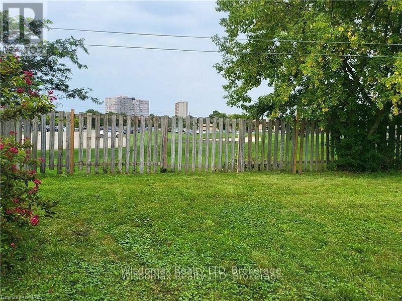 22 Willowdale Avenue, St. Catharines, Ontario  L2R 4K6 - Photo 21 - X12100265