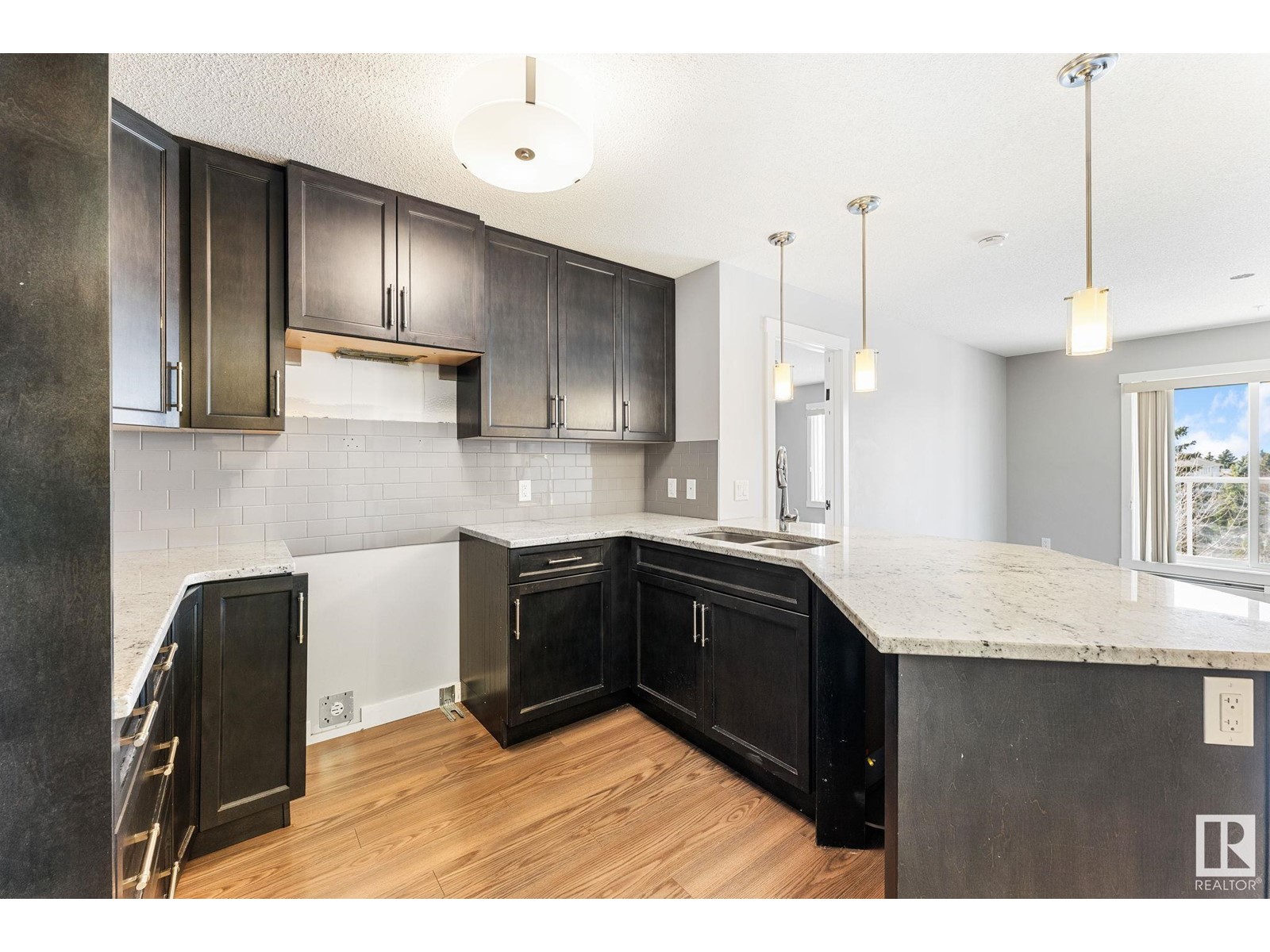 Property at #303 2229 44 AV NW image 5