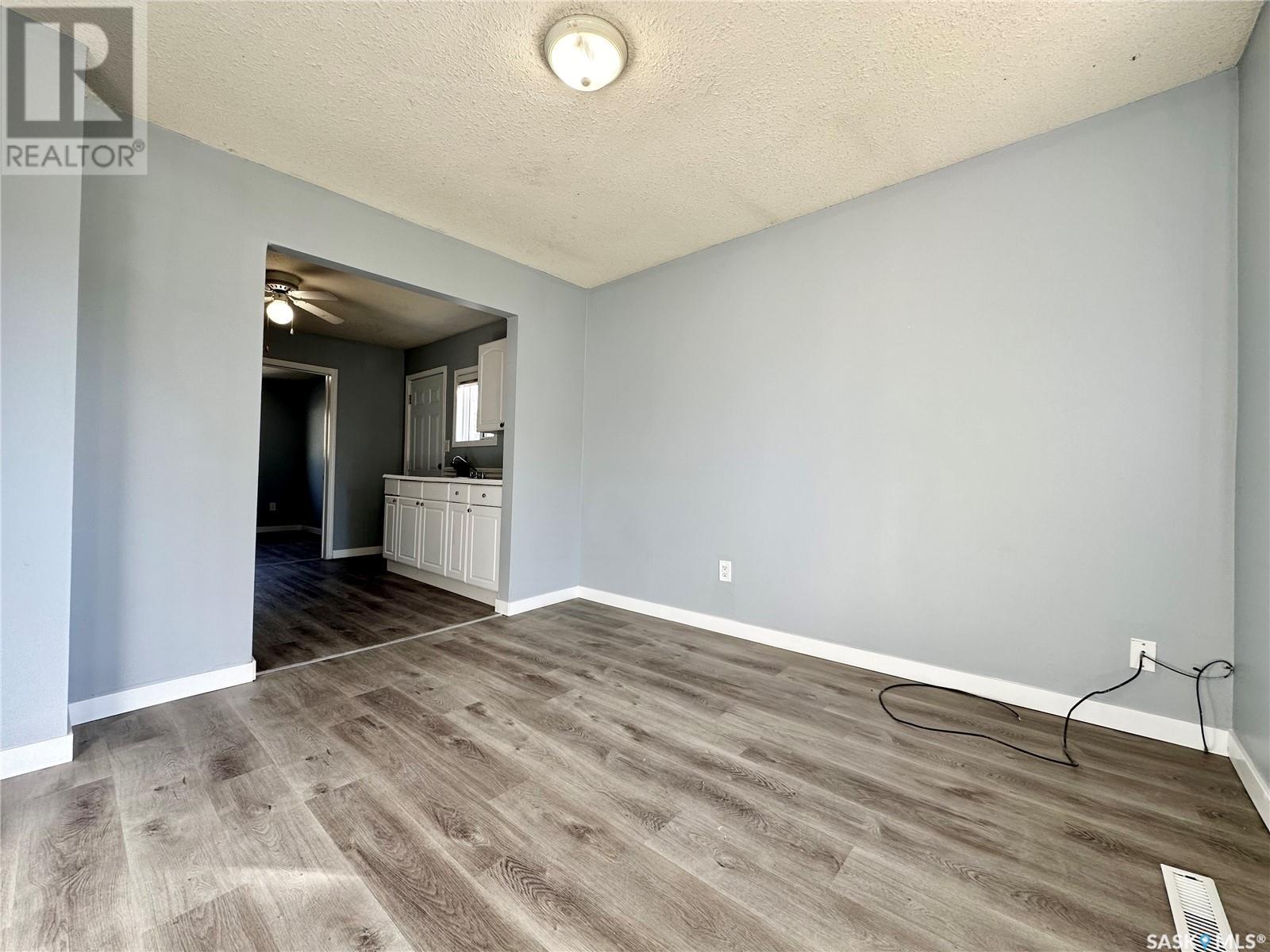 Property at 421 Alexandra STREET image 5
