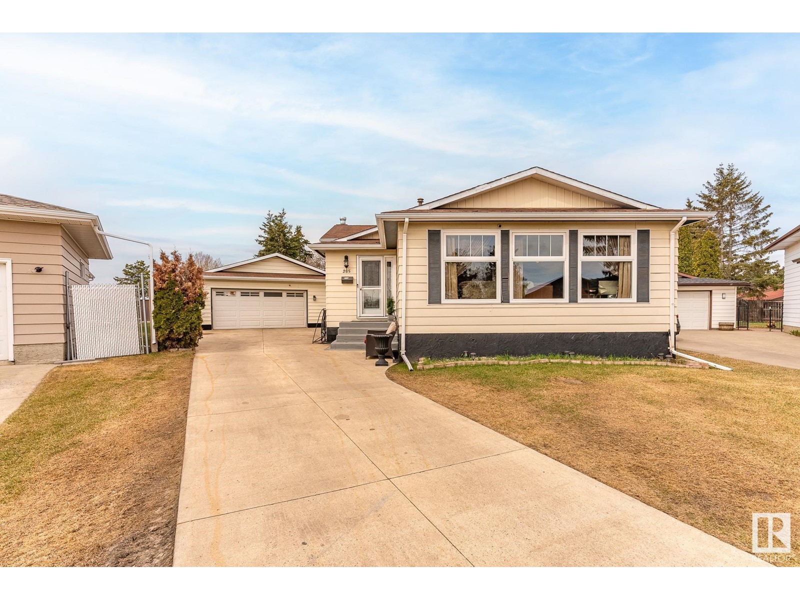 Property at 285 WARWICK RD NW image 1