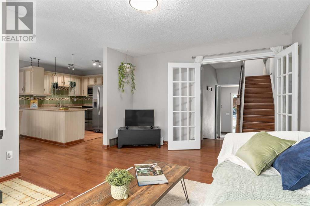 Property at 36, 2323 Oakmoor Drive SW image 5