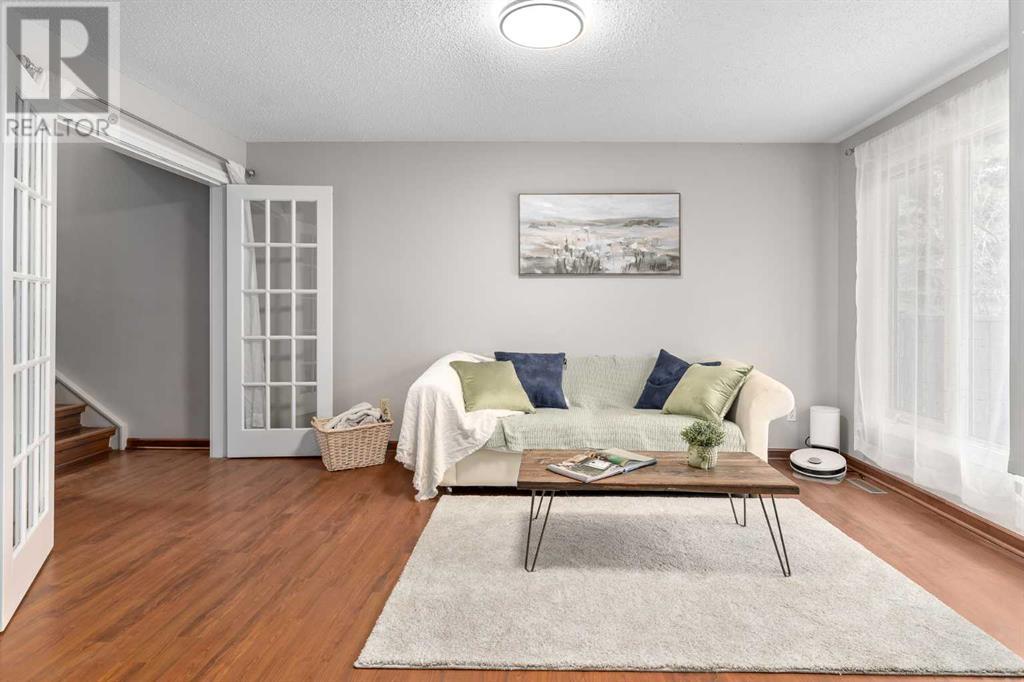 Property at 36, 2323 Oakmoor Drive SW image 4