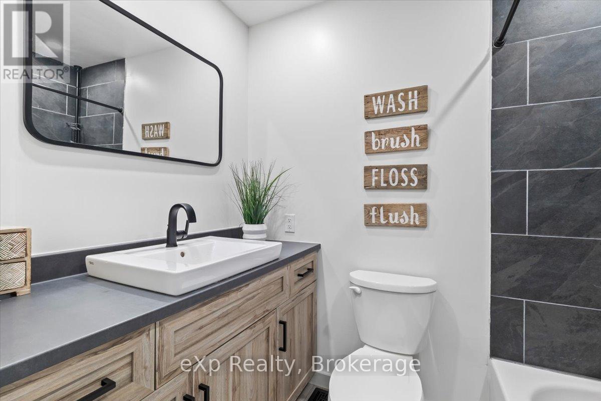 777015 Highway 10 Highway, Chatsworth, Ontario  N0H 1R0 - Photo 12 - X12100306