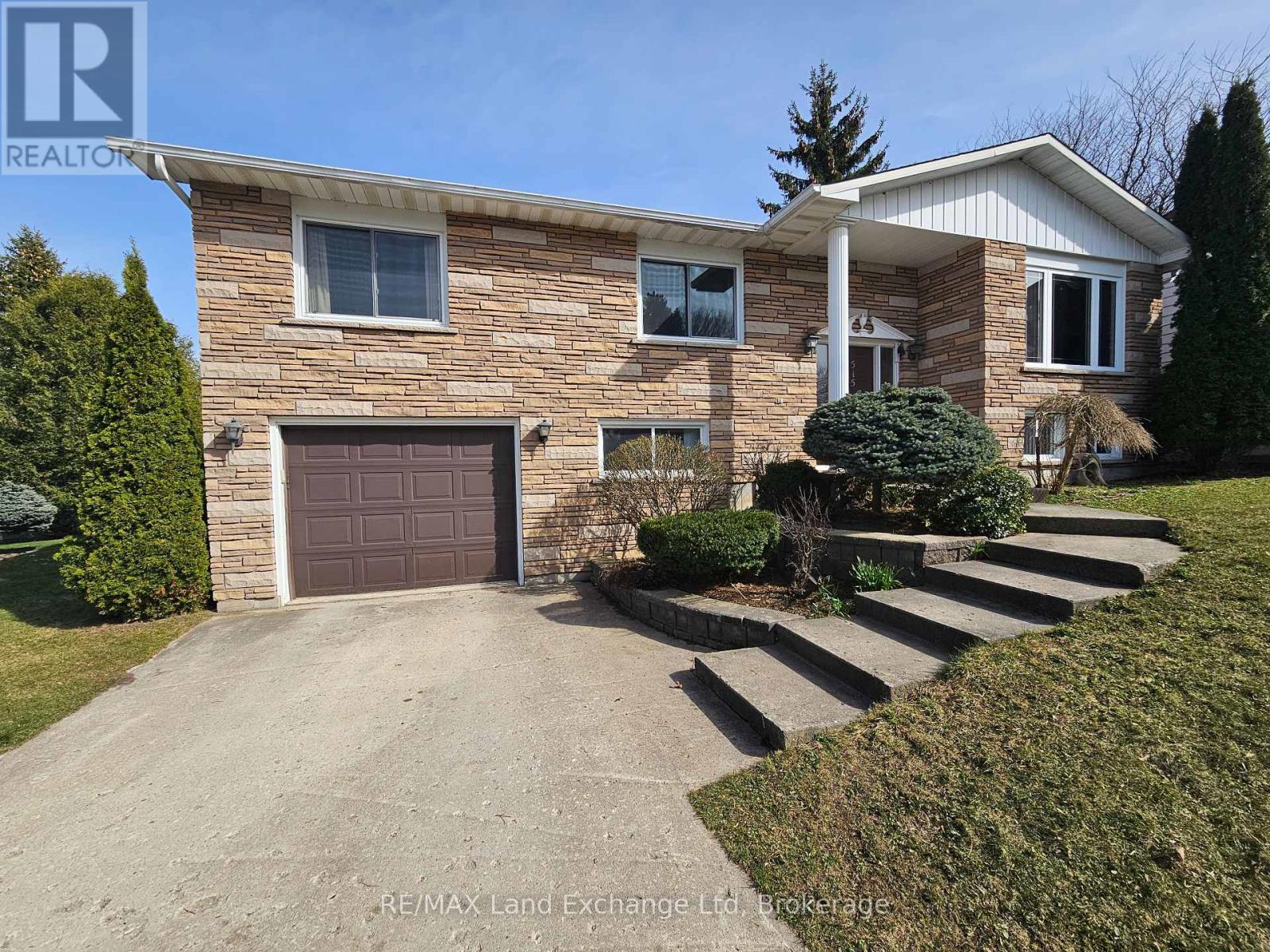 515 Maitland Crescent, North Huron, Ontario  N0G 2W0 - Photo 2 - X12100326