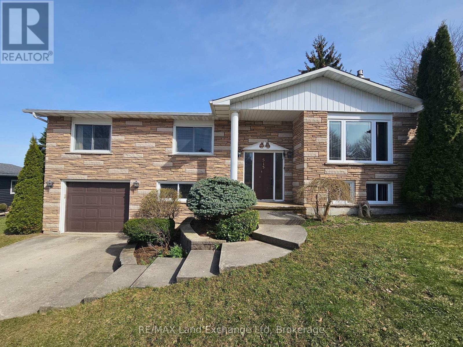 515 Maitland Crescent, North Huron, Ontario  N0G 2W0 - Photo 3 - X12100326
