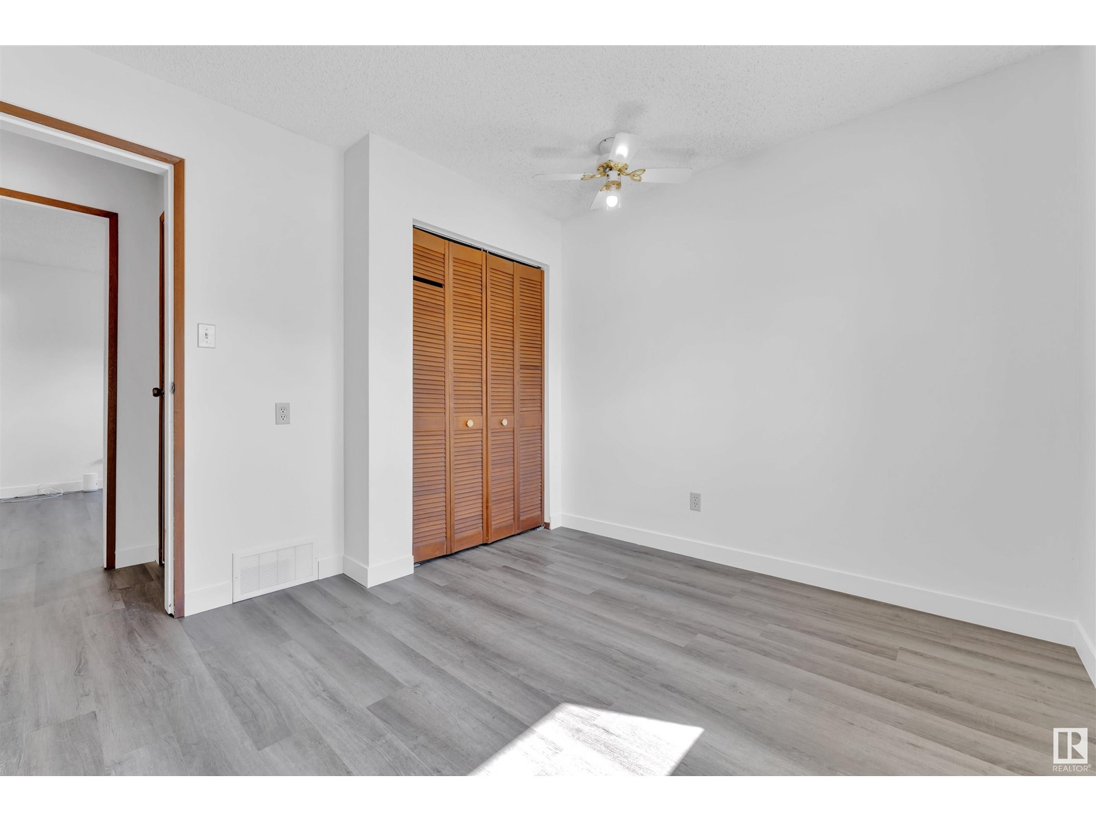 4904 31 Av Nw, Edmonton, Alberta  T6L 5H6 - Photo 19 - E4432369