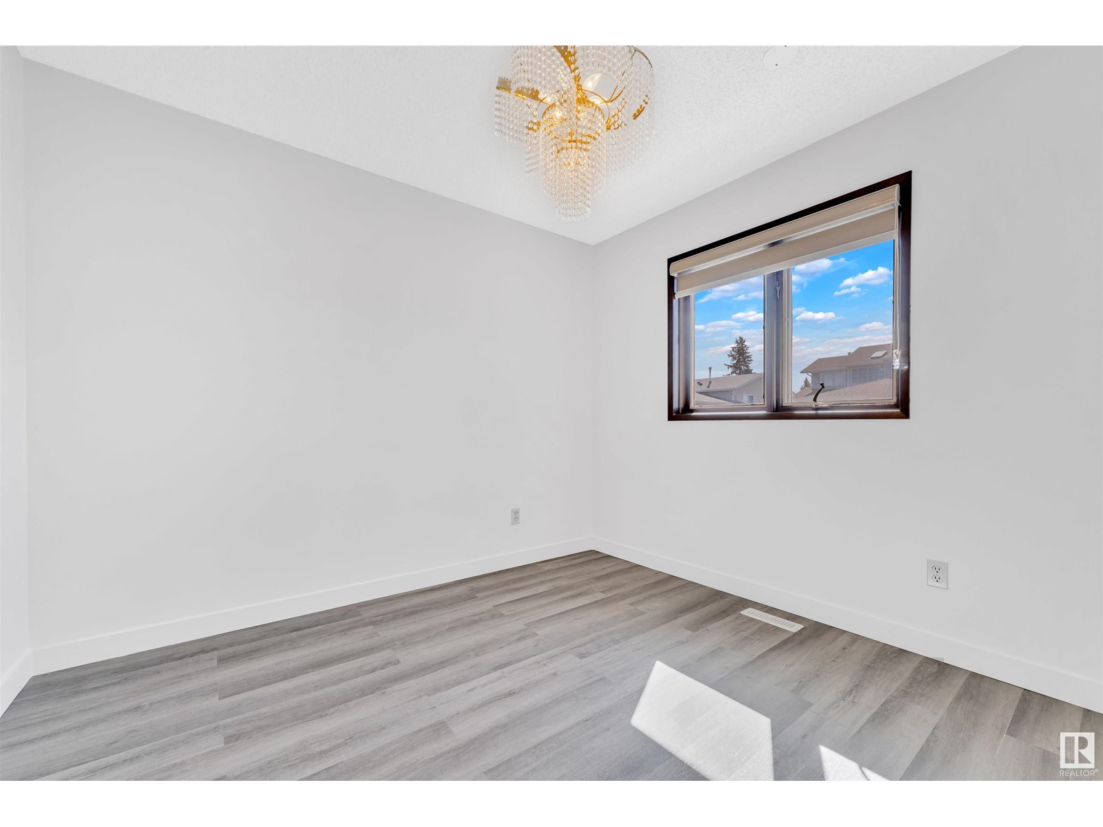 4904 31 Av Nw, Edmonton, Alberta  T6L 5H6 - Photo 9 - E4432369