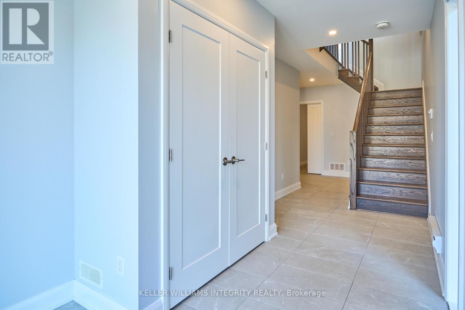 Property at 157 BOUNDSTONE WAY image 3
