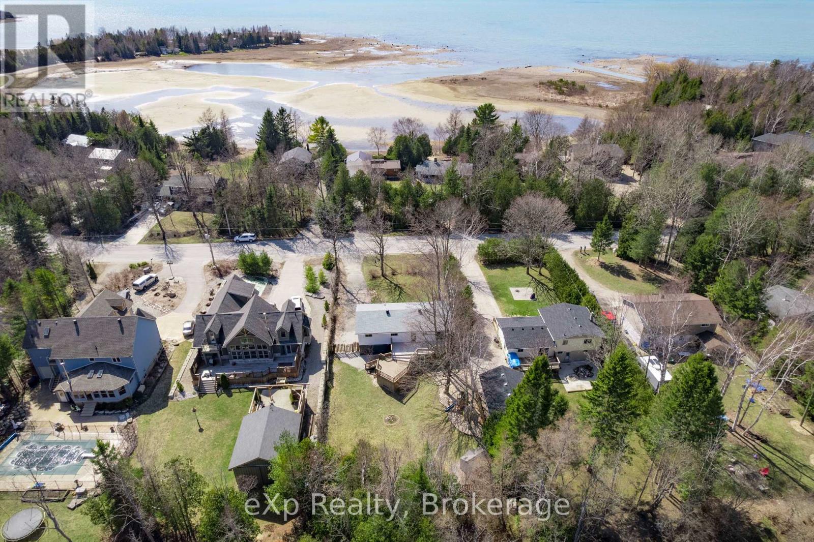 198 Miramichi Bay Road, Saugeen Shores, Ontario  N0H 2C6 - Photo 4 - X12100345