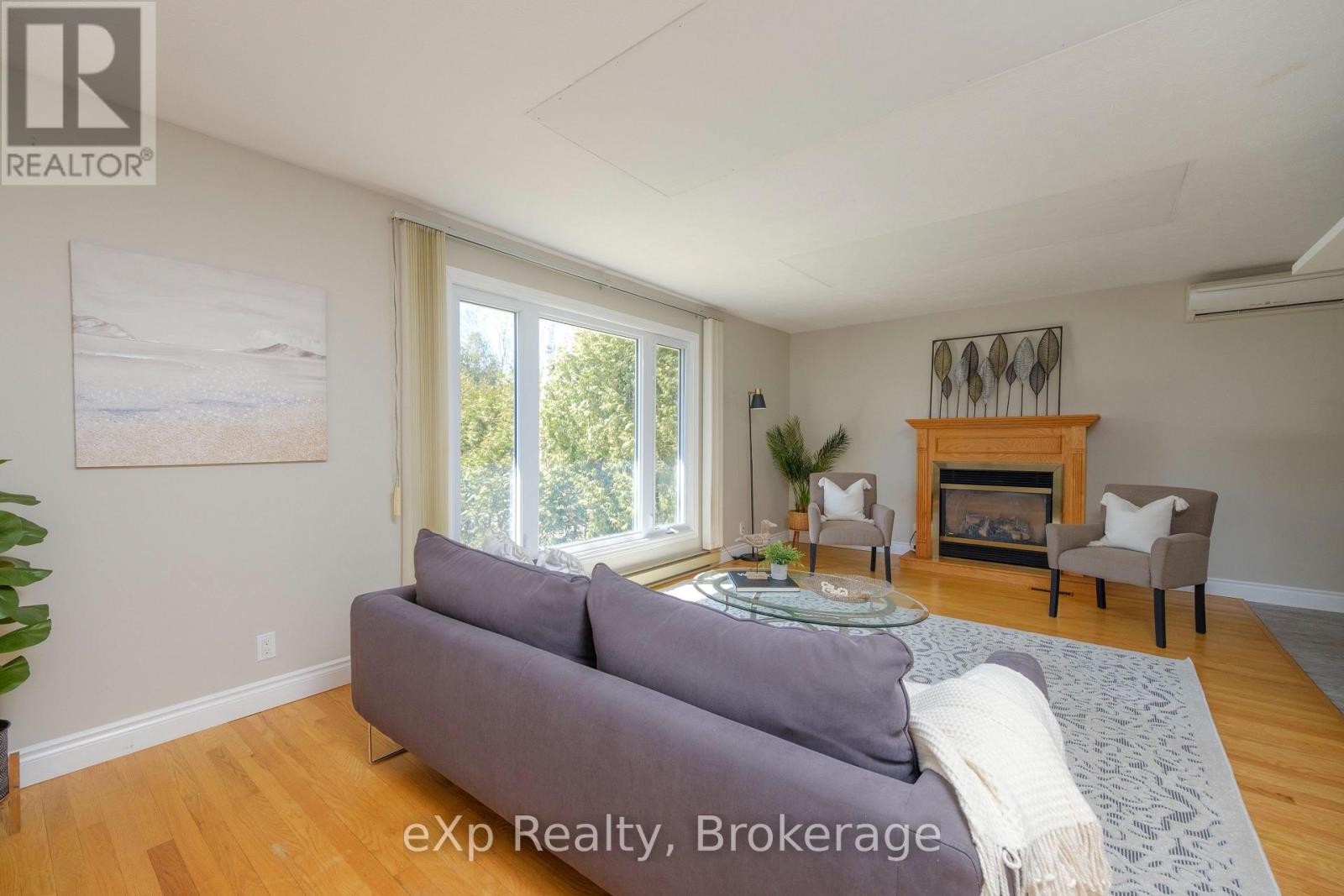 198 Miramichi Bay Road, Saugeen Shores, Ontario  N0H 2C6 - Photo 6 - X12100345