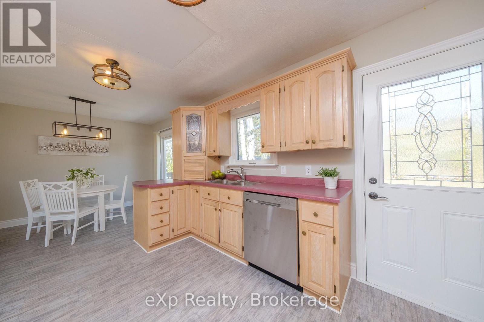 198 Miramichi Bay Road, Saugeen Shores, Ontario  N0H 2C6 - Photo 8 - X12100345